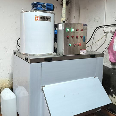 1.5吨片冰机分体机交付广东东莞某屠宰场